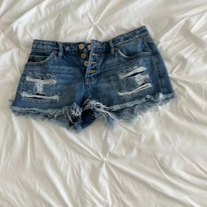 multi button kancan jean shorts